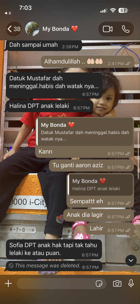 puteryry's tweet photo. Randomly text from my mum about cerita #dendamseorangmentua .. HAHAHA 
Sebab mymum ku terjebak .. cuma harini tak sempat tengok ! So dia bagi sinopsis today ! Hahahaha https://t.co/fdXugYqxOF