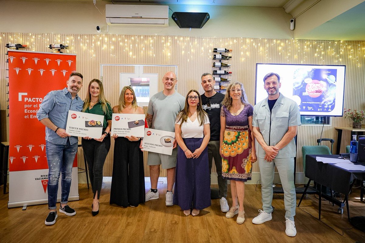 AytoRivas's tweet photo. 👨‍🍳 El 'Planeta ibérico' de Vino Premier ha sido la tapa ganadora de la ruta 2026. También han sido premiadas las sugerencias culinarias de Ragú Trattoria y de Cielito Lindo. La entrega de premios ha tenido lugar este mediodía en el restaurante Bamboleo. ¡Enhorabuena! https://t.co/foyQMITeup