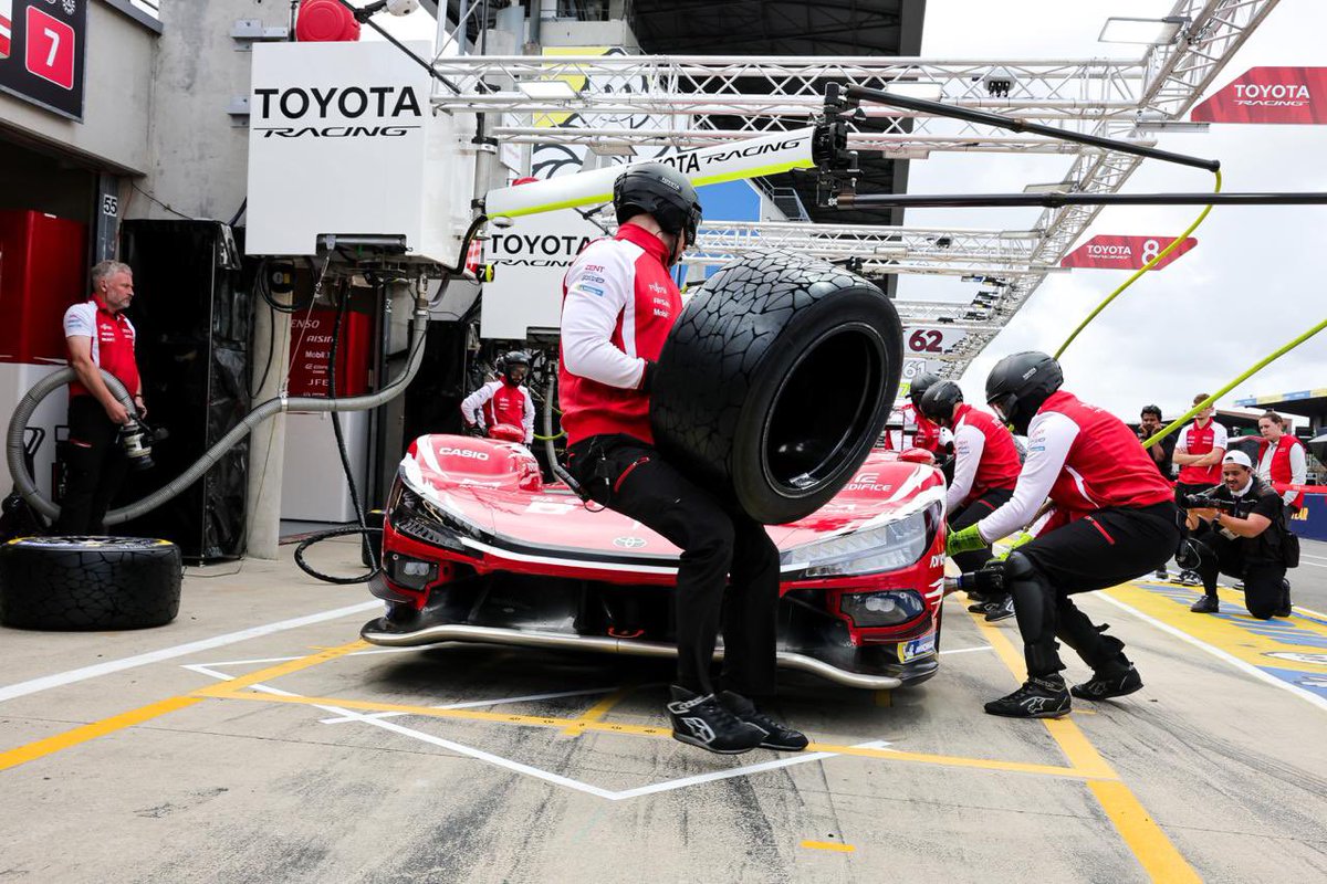 ToyotaRacingWEC's tweet photo. It’s all about teamwork 💪 On-track preparations begin for the biggest race of the season 🏁

#TOYOTARACING #WEC #TR010HYBRID #LeMans24 @FIAWEC @24hoursoflemans https://t.co/iOVGM50COc