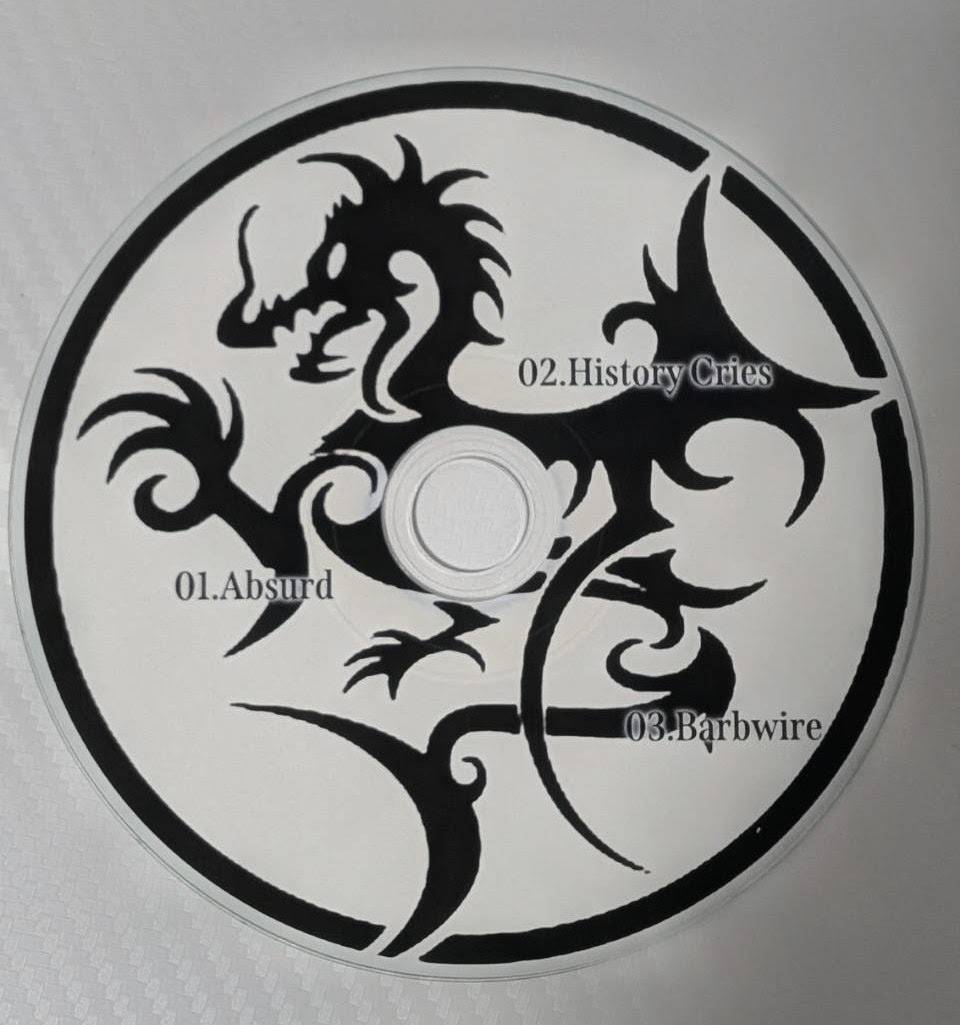 VOLCANO4148's tweet photo. 【明日】
VOLCANO“1999vs 2026”
2026.06.06㈯ 渋谷CYCLONE
17:30/18:15
¥6,000/¥6,500 +d
初代Dr 勝治を迎えた1999と現メンバー2026の対バン。
スペシャルゲスト
BLOOD STAIN CHILD
坂本英三
Wooming
追加グッズは『2024特典音源3曲入り』
明日、お楽しみに🤘
🎫
https://t.co/DfmEIPpPeP https://t.co/xdhH9xPrQ3