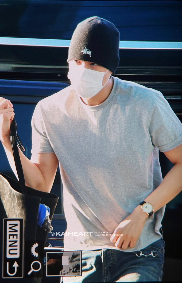KAI_HEART_114's tweet photo. 아빠랑 같이 자카르타에 갔어용🐻✈️

#KAI #카이 #종인 #엑소카이 https://t.co/WVZy0prGi9