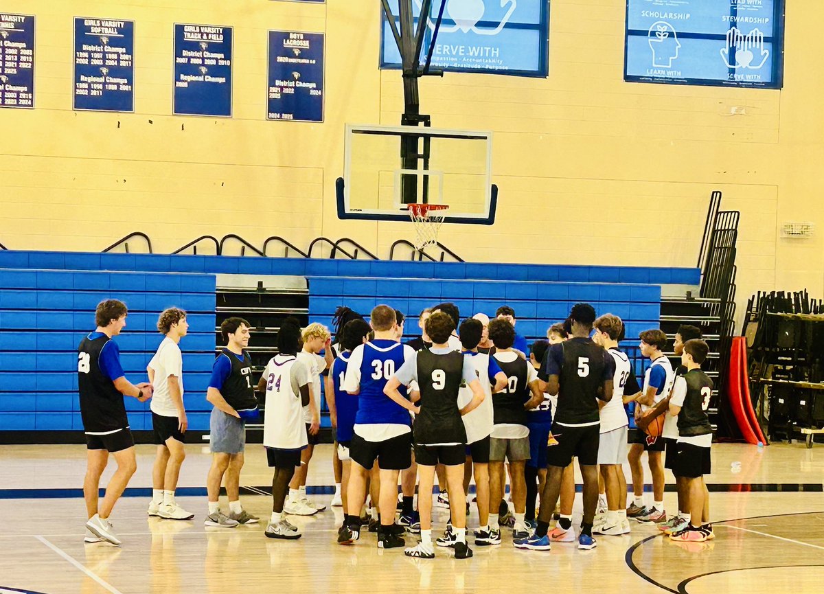 GregDonahue13's tweet photo. GAMEDAY.  JV and V will start June hoop games at Charlotte High School all weekend.  @thehoopvibe hosting a great event.  GO Hawks.  💕🏀🇺🇸.  . @ColeVetor @CarterVetor @Noah_Gur @RashawnCaidor0 @bnau21 @JacobSiegel44 https://t.co/8z4SzPG2Fj