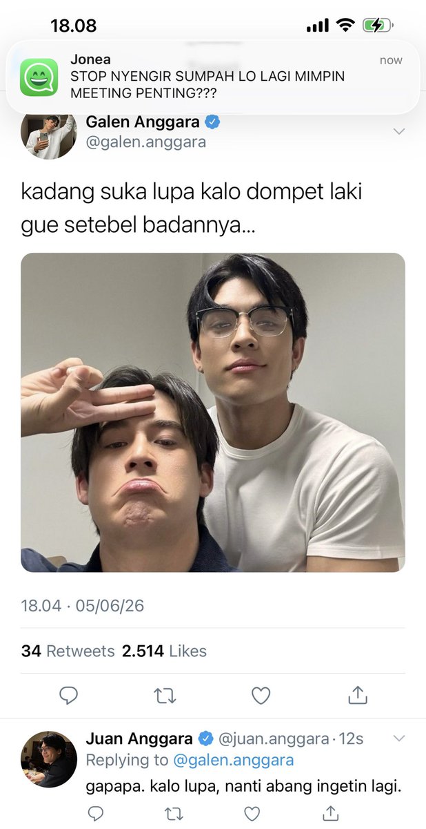 donsteacup's tweet photo. menikah tapi musuhan
; jossgawin au

ketika galen kecelakaan, abang juan langsung maju paling depan untuk membela suaminya. https://t.co/nBwRs7Arvf