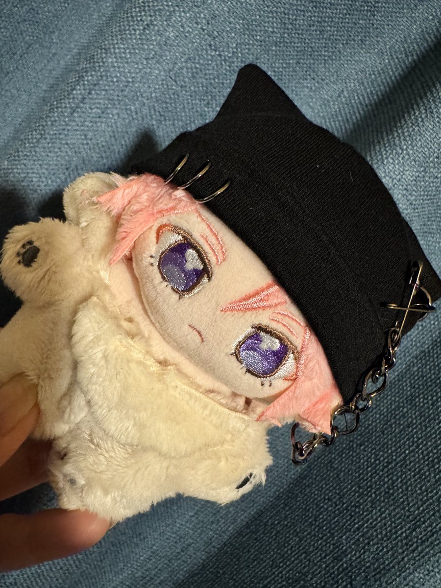 MN_sub_MN's tweet photo. この前のインテでこはぬに帽子買ってあげた✌️けど服のこと忘れててまだ何もないから頭だけいかついw https://t.co/xn9QeWmKkr