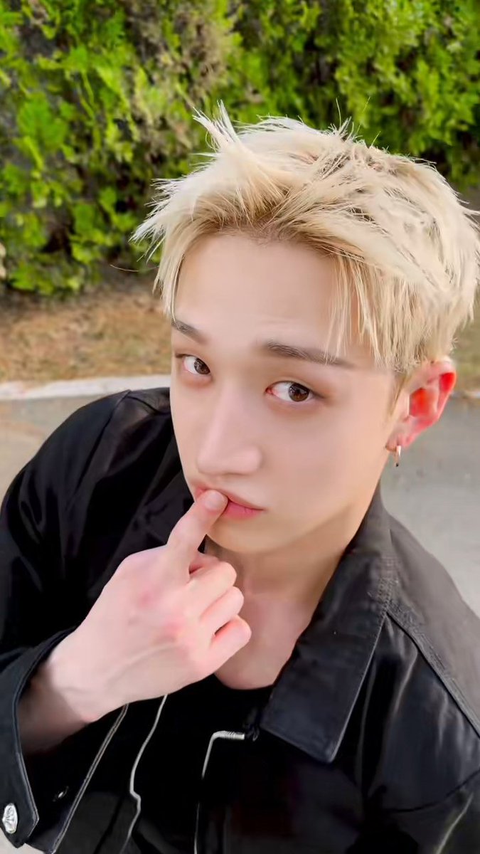 chanieeworld's tweet photo. Chris. Christopher. 방찬. 찬아.

다음 엘범 때 제발. PLEASE. 특포 이렇게 해줘 🥺🥺🥺 PLEASSSE 🙏🙏🙏 https://t.co/ySsahAFmGI