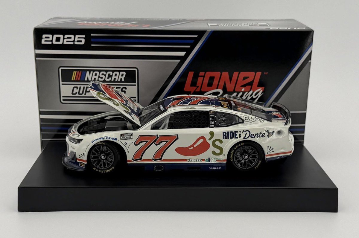 diecast_b's tweet photo. Found a Hocevar Chilis 1:24 in the Warehouse while taking photos. If we hit 100 viewers in Today’s What Not, we will auction it!

*STARTS AT 10AM EST*

🔗: https://t.co/nX9VgaMHKP https://t.co/u1Fx3p3fn5