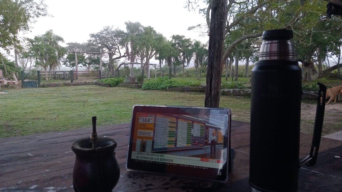 alebresky's tweet photo. Amaneció con neblina y estrenando el wifi de Starlink en el campo.
La Eduvigis, Chaco.
😁🙌😁 https://t.co/GqwbYxO4I0