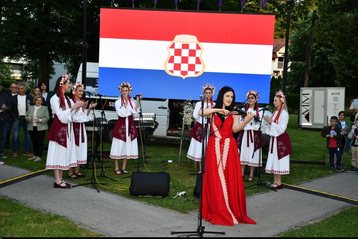 trecientitet's tweet photo. Busovača jučer. https://t.co/Ge9Gocm7Tw