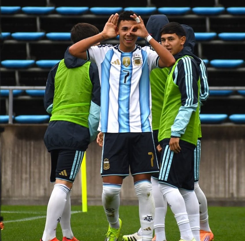 oreb_rc's tweet photo. Roman González. Made in Tita. 🇦🇷 https://t.co/H5X5DjmXm9