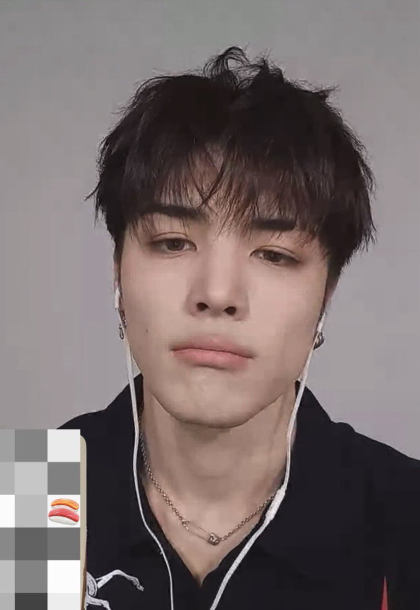 wangwangki's tweet photo. WHOOOOO MADE HIM MAKE THIS FACE IM DEVASTATED https://t.co/Dyrv3Pbnth