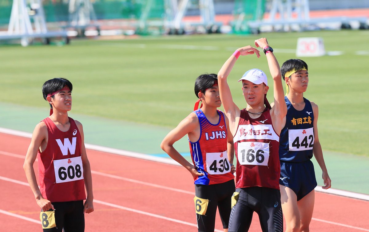 yuayuapii's tweet photo. 佐賀県高校総体陸上🏟️
５０００m決勝で
先輩の辻に勝てずも
この杉平颯志🔥🏃‍♂️💎
今、注目の鳥栖工２年

駅伝🎽トラック🏟️
いずれを走らせても
安定し崩れない💪✨

気持ち大らか豪快
仲間の声援もっと来いと
両手ですくい上げ求めてみせた🙂

✨１４分３９秒５１🥈✨
今年、インターハイ必ず行けよ🫤🔥 https://t.co/frYx0CfMaw