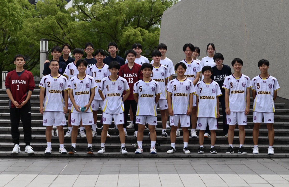 Realhb_official's tweet photo. パートナーのご紹介

鹿児島県は甲南高校男子ハンドボール部様のユニフォーム作成のお手伝いをさせ��頂きました🤝

鹿児島県の県鳥であるルリカケスが大きく羽ばたくイメージからインスピレーションを受けたグラフィックを採用。

ありがとうございます✨
益々のご活躍を心より願っております！ https://t.co/8OIAO029S0