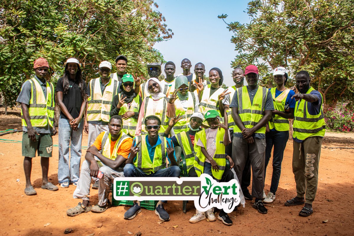 TontonVert's tweet photo. Aujourd’hui est un moment très important pour célébrer les BOUDIOUMAN 💚
ils ont decidé simplement de rejoindre Tonton Vert et de soutenir le travail entamé depuis des années.
Je les ai tous rencontré sur les réseaux sociaux.
Des personnes magnifiques qui aujourd’hui sont en train de construire l’avenir.
Merci chers amis ❤️💚🌳
#QuartierVertChallenge 
#AarLilaWër
#WorldEnvironmentDay