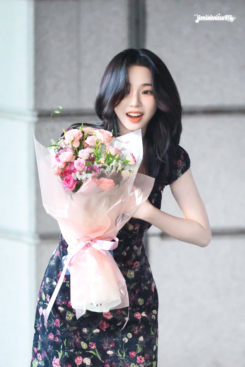 jiminiverse411's tweet photo. 260605 💐🎉

#카리나 #KARINA #カリナ
#aespa #에스파 https://t.co/Bn5MKGaRe5