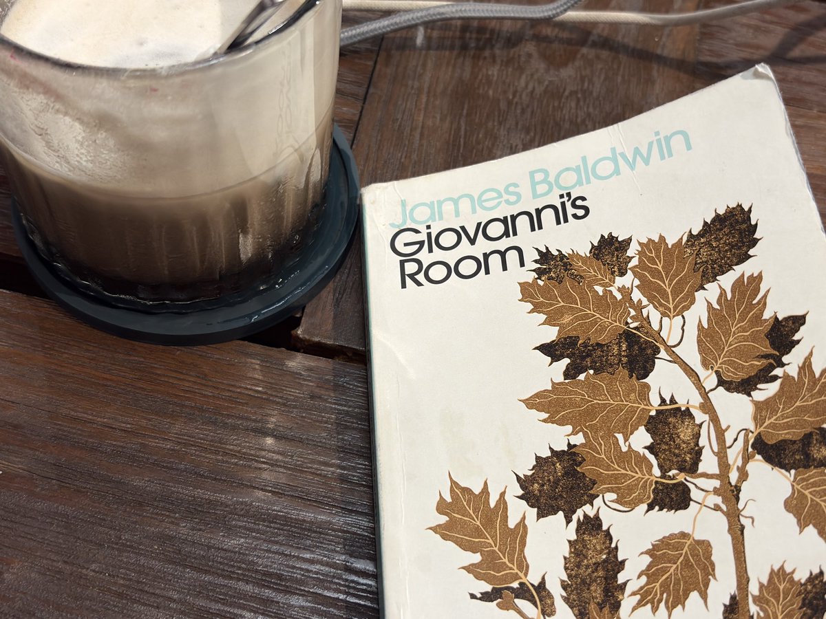 blueberlic's tweet photo. 🔖 current read: giovanni’s room written by james baldwin https://t.co/cOX2YzWfZe