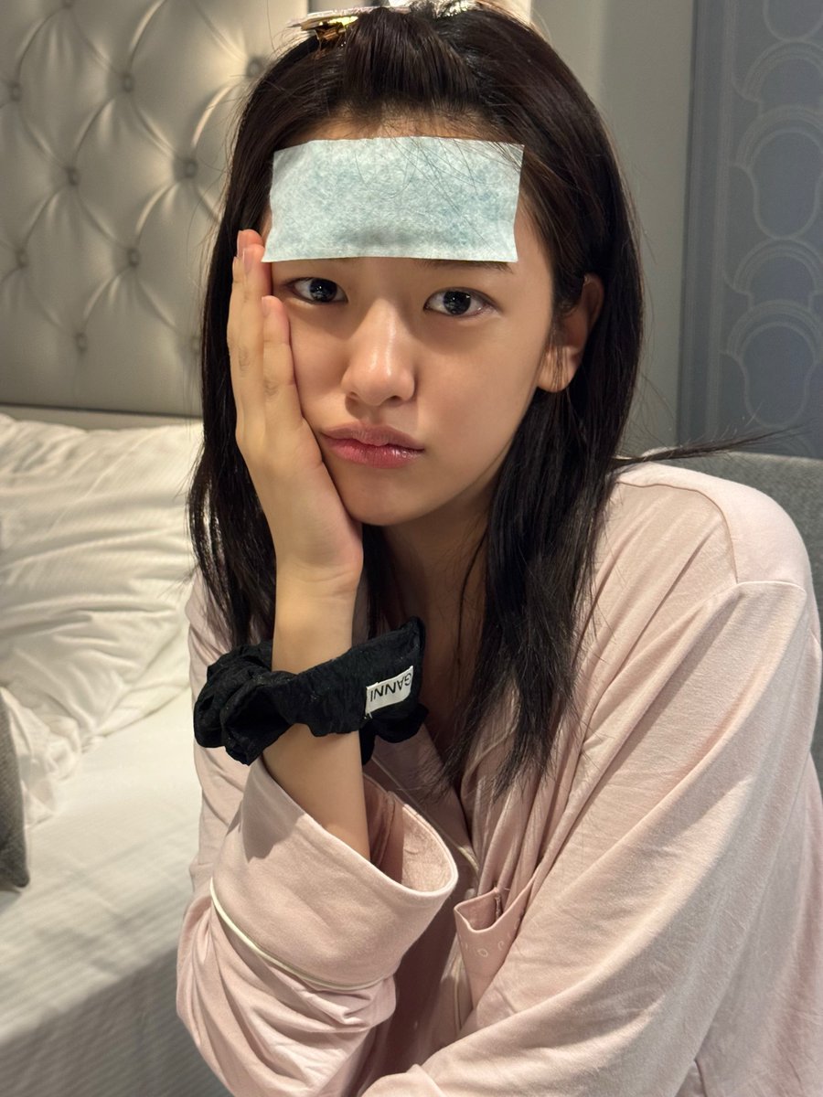 bamgun_'s tweet photo. 이런 거 그만 조아해야 돼 https://t.co/KNHlZwcCCs
