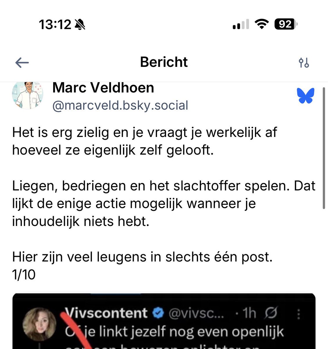 vivscontent's tweet photo. Screenshots van mijn posts, rode kruizen erover, reacties op mijn Substack zonder context. De hele godganse dag zit deze obsessieve psycho op mijn timeline te loeren. En dat werkt met jonge mensen. https://t.co/4lpN3yIFvE