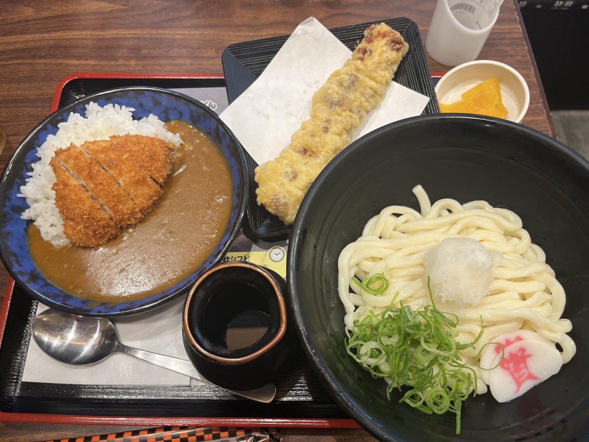 tasklond98's tweet photo. 2度目の資さんうどん行って来た

冷ぶっかけちくわ天おろしうどんとミニカツカレーのセット

これで1000円ちょいだったから最近の物価高を考えるとコスパは良かった

お腹いっぱい☺️ https://t.co/WEuiiBM6Da