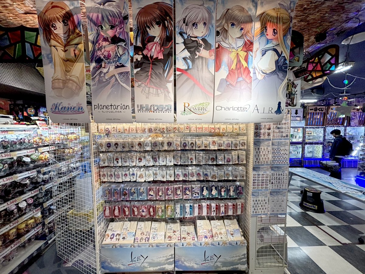 se_pla's tweet photo. 棚＆商品の設置は完了しております！
あとは明日からの皆様のお越しをお待ちしております！

キャラ数、商品点数も多いのでめちゃ映える棚になりました！

特設サイト▶https://t.co/yJNNYhqoxw 

#Kanon #AIR #CLANNAD #planetarian #リトルバスターズ #AngelBeats #Rewrite #Charlotte https://t.co/Uyllg83jyZ