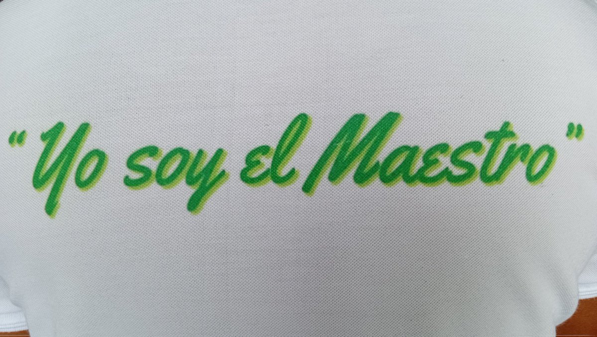 CubanaGe's tweet photo. #YosoyelMaestro https://t.co/vjWFZFP25F
