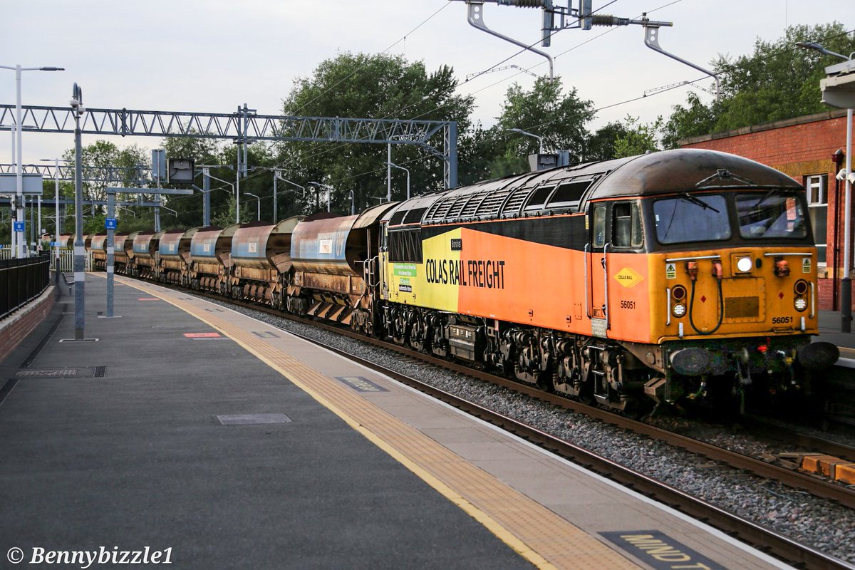 Bennybizzle1's tweet photo. #FiftySixFriday after an epic day at Llangollens diesel gala, I made a hasty retreat back to Kettering, to see @ColasRailUK 56051 "Survival" haul a rake of autoballasters south towards engineering work @C56G2 https://t.co/ehy7DSELQN