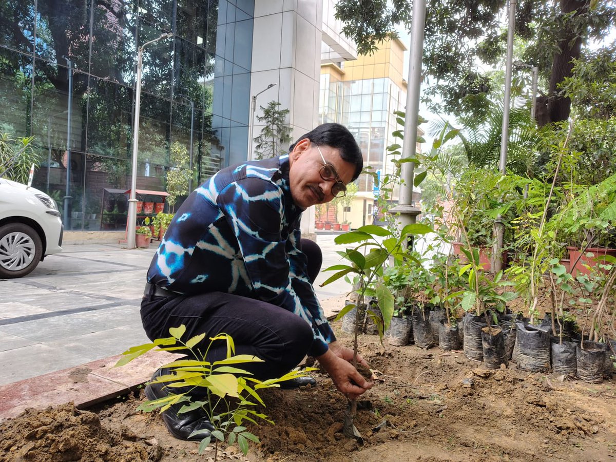 ndmaindia's tweet photo. On World Environment Day, a plantation drive was launched @ndmaindia Bhawan and IIPA, reaffirming the commitment to environmental conservation and sustainable development.
The initiative reflects the collective resolve to promote greener spaces, strengthen climate resilience https://t.co/V2P3c4EYBr