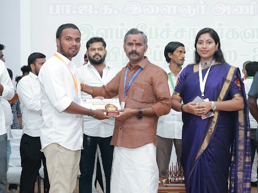 KNSaravanan4's tweet photo. காவிப்புயல் அன்பு அண்ணன் @asuvathaman அவர்களுக்கு இனிய பிறந்தநாள் வாழ்த்துகள்...💥🧡 https://t.co/czDJJZsIVL