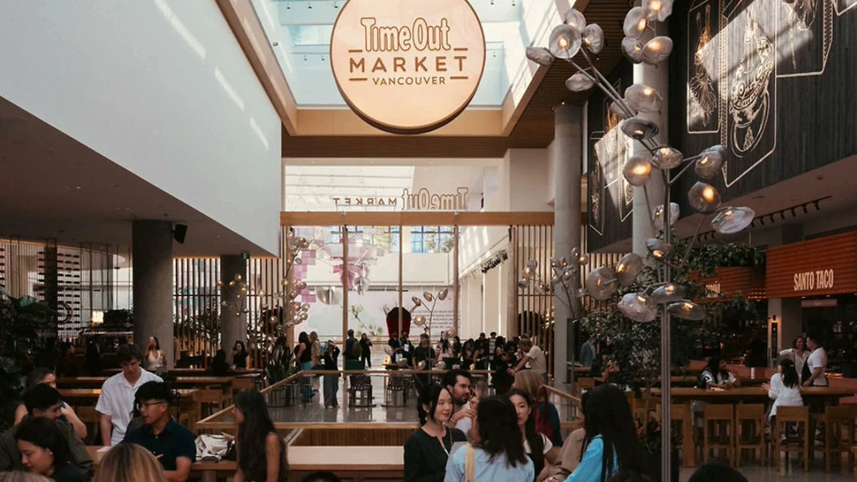 TimeOutTokyoJP's tweet photo. タイムアウトマーケットバンクーバーがオープン🎉

https://t.co/jQHCizClCA

「オークリッジパーク」内に開業、人気レストラン・著名シェフ・新たな食のコンセプトが一つ屋根の下に集結。 https://t.co/fxOVKGJBXE