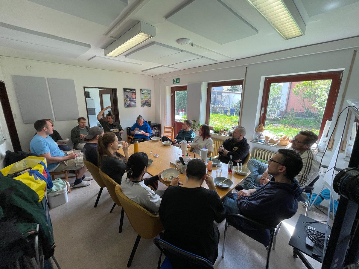 BLochmann's tweet photo. Very personal documentary about our office colleagues @SpaceflowerDE by Daniel and Ian Budiman for @TheRocketBeans:
https://t.co/DUAkvN5UVP

Thanks a ton for sponsoring this, @ByteRockers😍 https://t.co/QIT7fJaiDE