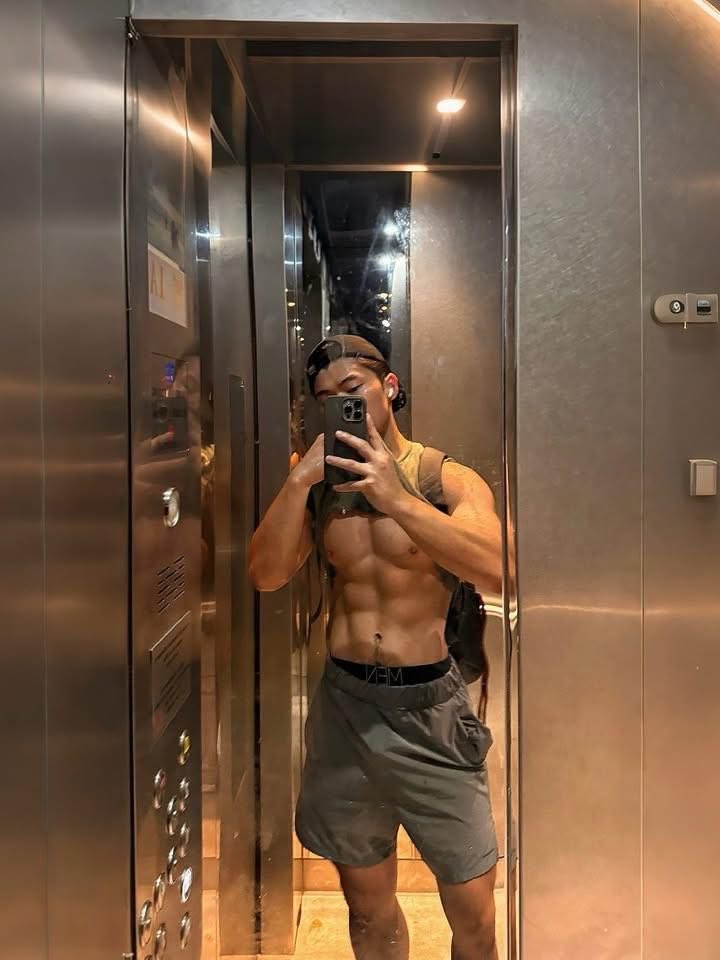 manlustfx's tweet photo. Body check https://t.co/hbp0hyph6x