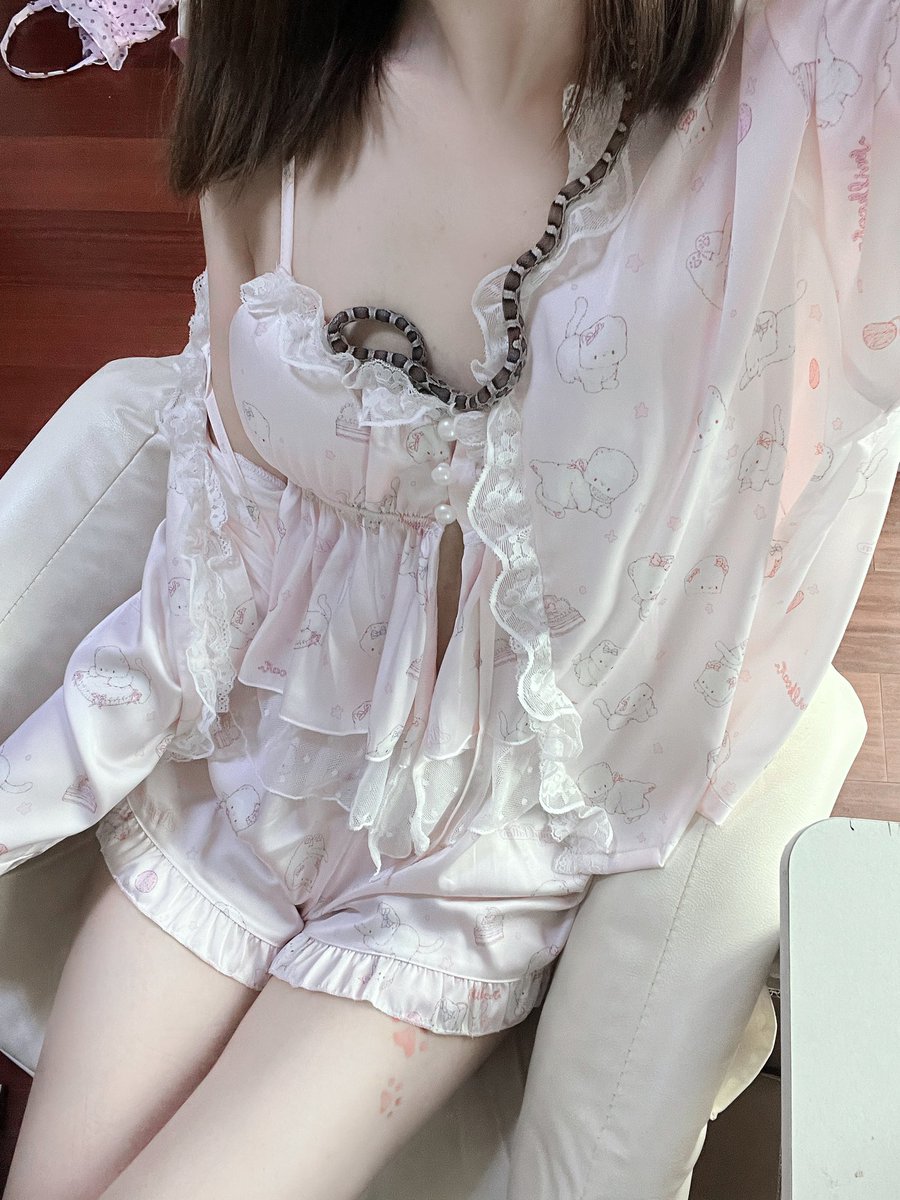 catcute417's tweet photo. 小蛇和猫 #k8 https://t.co/VkgOWqRl2h