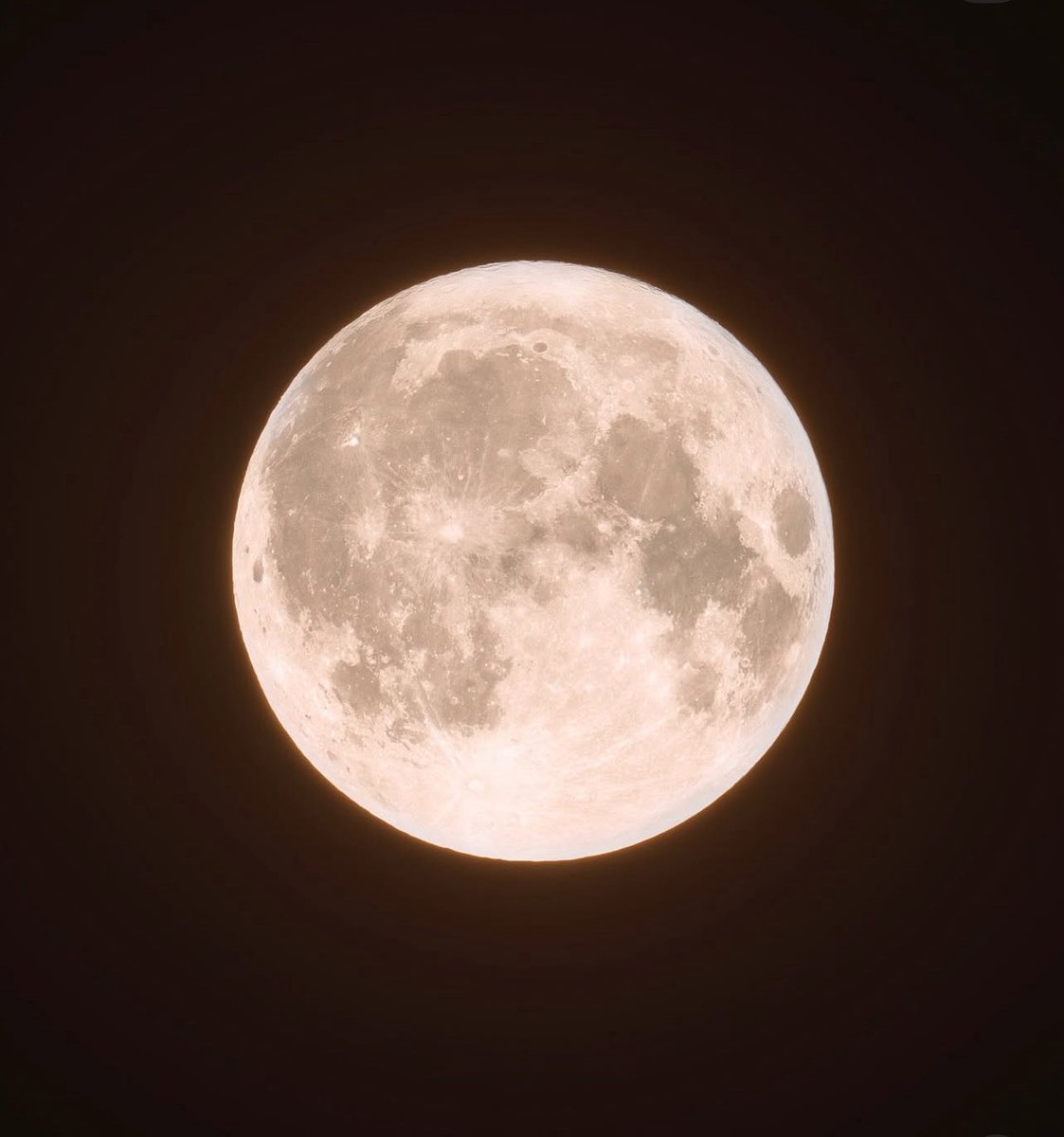 moondailys's tweet photo. https://t.co/YgwHEsI4ij