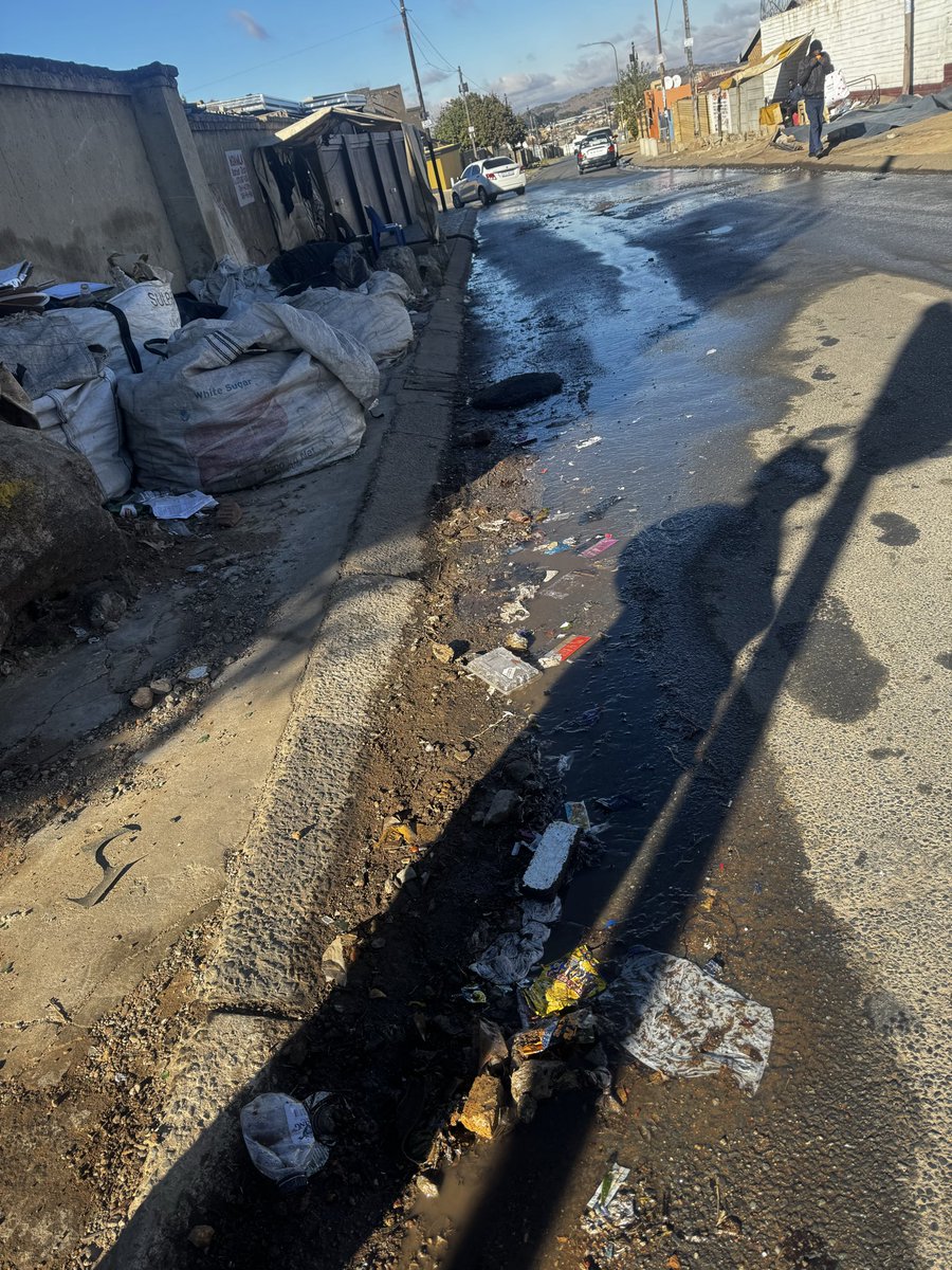 aloof_sthe's tweet photo. @JHBWater @DadaMorero we have clean water coming of the street at nongoma street Diepkloof zone 5 5412 b. It’s creating potholes now. Opposite diepkloof library. https://t.co/syqMMXDji0