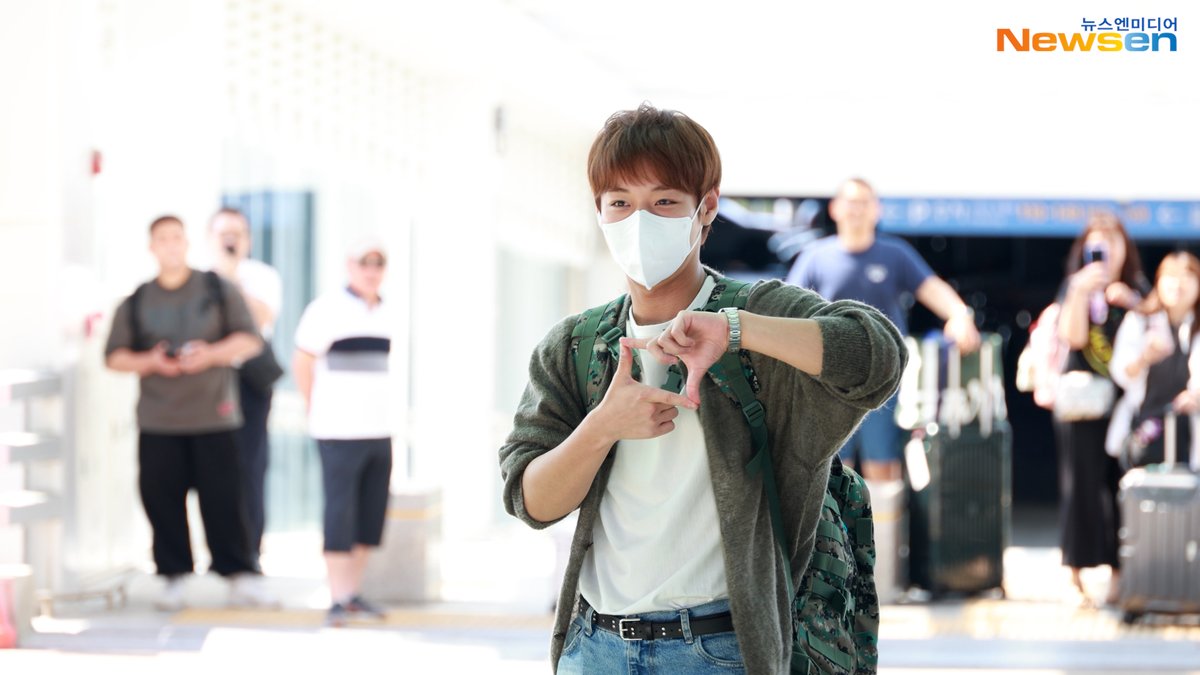 newsenstar's tweet photo. 박지훈, 인천국제공항 출국✈️PARKJIHOON Airport Departure 2026.6.5 Newsen

https://t.co/xsBx8G2YZr 출처

@YouTube
#PARKJIHOON #박지훈 #REFLECTinKL #왕사남 #왕과사는남자 #취사병전설이되다 #강성재 #이홍위 #단종 https://t.co/yjh4ApZLxz