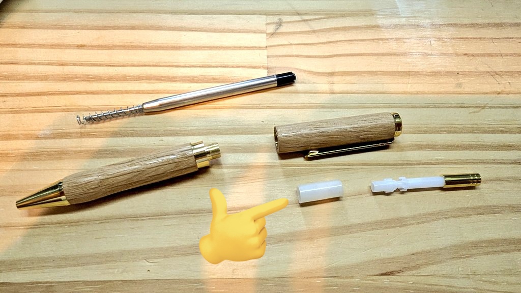 yozoneko's tweet photo. ノック式のペン金具、このパーツ先に入れんといけんかったんじゃね？もしや
アリエクで買ったから説明書とか無くて何となくでやってたら詰んだ😭
#ペンターニング
#木軸ペン https://t.co/5Ed4MFnbf3