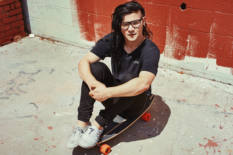 tksebsierra's tweet photo. How does this pic of Skrillex manage to perfectly encapsulate the entirety of 2011-2013? https://t.co/I2za4ONAfj