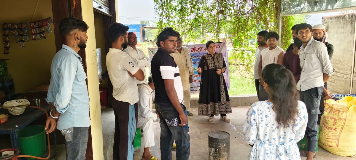 GoatResIndia's tweet photo. The team of ICAR-CIRG;  Dr.Nitika Sharma, Smriti Bharati T 1 and Ranbeer organized awareness camp on Balanced use of fertilizers and scientific goat rearing practices in the Village Churmura, Farah Block. The program was attended by 30 farmers (1 Females and 29 Males). @icarindia https://t.co/4UuS8nKIom
