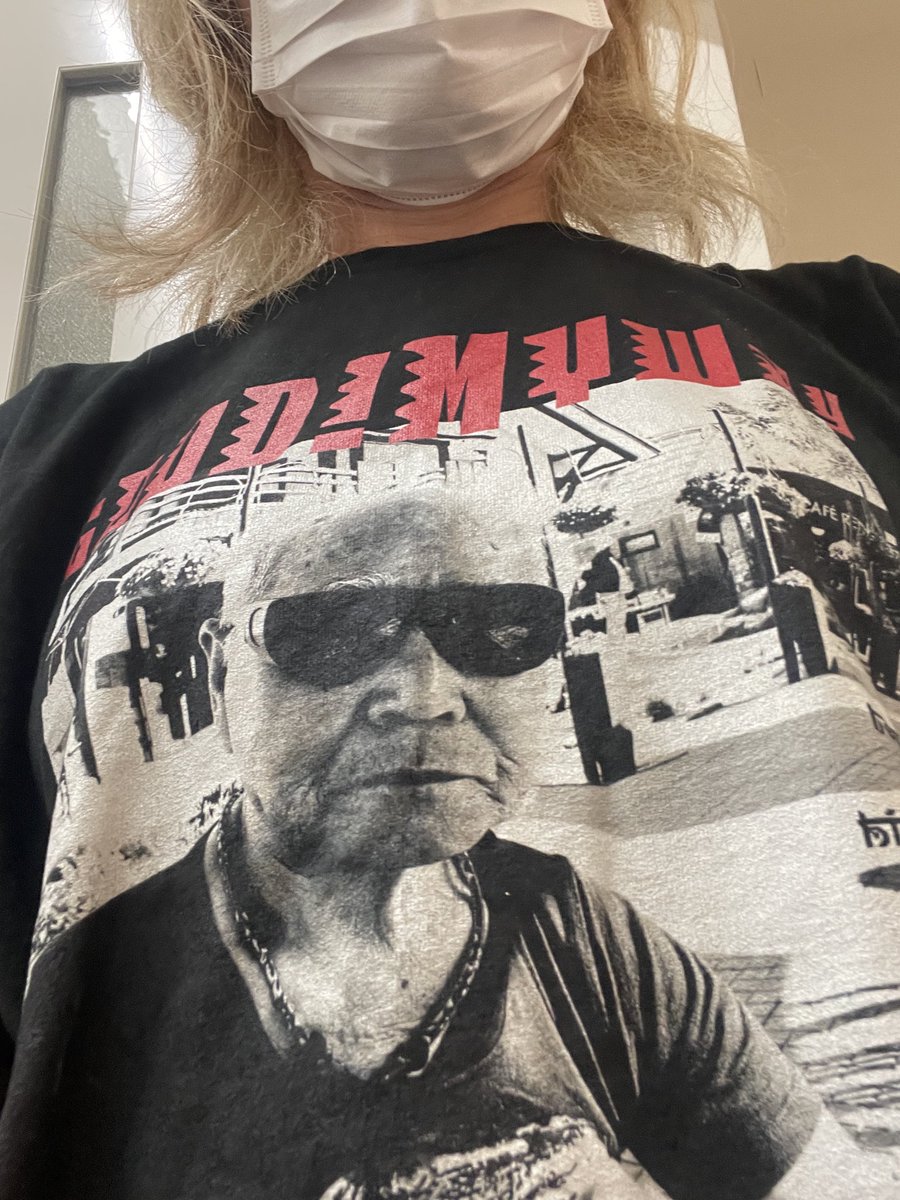 marichov's tweet photo. 父の入院付添いに来たら次から次へと各部署の先生方とのお話。大きな手術には多くの方が関わってくれているのだということを再認識。麻酔科の先生、手術時の看護師さん、病棟の看護師さん、精神科の先生、リハビリの先生。そして今はラスボスの手術担当の先生待ち。
みんなに生かされてる父ブラボー👏 https://t.co/bVmris1aGb