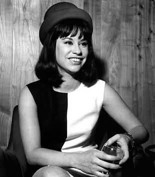 Rodrigo1Jazz's tweet photo. El 5 de Junio de 2023 @astrudgilberto_ partió hacia la vida eterna. Gracias por todas Tus aportaciónes al mundo de la Bossanova. Descanse en Paz. https://t.co/PzDVROiWB9