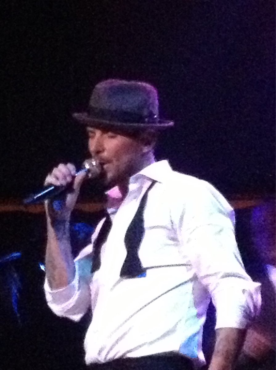 Ronst21's tweet photo. #AlphabetChallenge #WeekVforVocal Matt Goss, Cleopatras Barge, Caesars Palace, Las Vegas https://t.co/P3WHqry06K