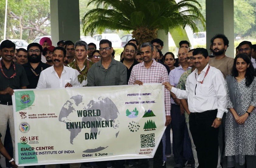 wii_india's tweet photo. Happy #WorldEnvironmentDay! 🌿
On this special occasion, the Wildlife Institute of India in collaboration with the WII - EIACP Programme Centre,  planted 15 Amaltas saplings 🌳 under the national initiative #EkPedMaaKaNaam.
🤝 The event witnessed enthusiastic participation of 70+ individuals, including the Director, Dean, Registrar, Faculty Members, Researchers & Staff of WII all coming together for a greener tomorrow! 
Let's honour our planet and our mothers by nurturing nature. 🌱

#WorldEnvironmentDay #EkPedMaaKaNaam #WED2025 #PlantForThePlanet #WildlifeInstituteOfIndia #EIACP #Conservation #GreenIndia
@moefcc @CentralIfs @wii_india @SACONCoimbatore @EIACPIndia @wii_eiacp @rameshpandeyifs @GobindsagarBha1 @RuchiBadola2 @CRamesh_WII @BivashPand34733 @billboard @Kramesh95 @amitwii @amarjeet_kaur10