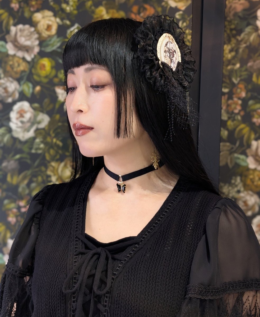abilletage's tweet photo. 【商品紹介】

ゴシックな雰囲気を盛り上げるアクセサリーをご紹介✨️

取り扱いブランド:＊fuwari＊
◇ヴィクトリアンバレッタブローチ(RB73)
　¥8,580-
🛒🔗https://t.co/OUWfxjCPra

取り扱いブランド:MILHAE.
◇ジュエリー・ガーターバンド（バタフライ）
　¥3,520-
🛒🔗https://t.co/4GqBn5dIxM https://t.co/iwPfV7wxu5