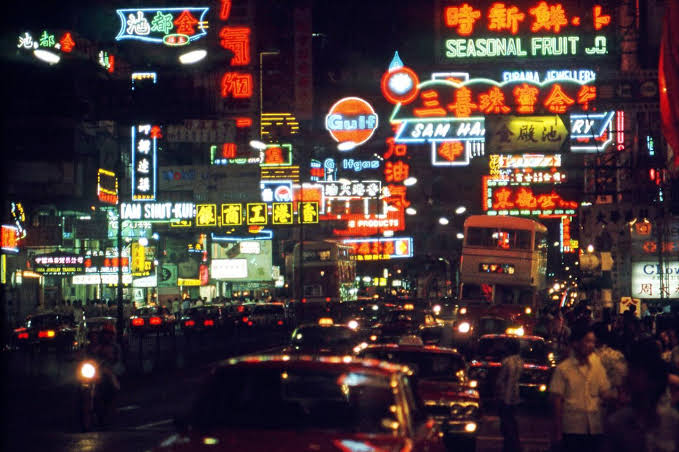 53gaDr3amca5t's tweet photo. I wish cities all looked like 80s Hong Kong. https://t.co/Iqbi6OPjlK