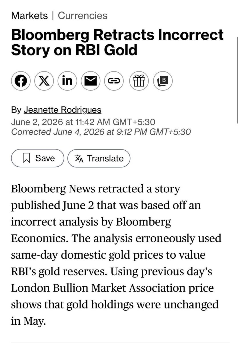 thevikas1585's tweet photo. ब्लूमबर्ग ने स्वयं RBI द्वारा सोना बेचने वाली अपनी रिपोर्ट का खंडन कर दिया है।

जो लोग बिना पुष्टि किए गए समाचारों के आधार पर सवाल उठा रहे थे, आरोप लगा रहे थे और निष्कर्ष सुना रहे थे, उन्हें अब सार्वजनिक रूप से माफी मांगनी चाहिए। लोकतंत्र में सवाल पूछना आवश्यक है, लेकिन अपुष्ट खबरों को सत्य मान लेना नहीं।

मार्क ट्वेन का प्रसिद्ध कथन याद आता है—
"सच जब तक जूते पहनता है, तब तक झूठ आधी दुनिया का चक्कर लगा लेता है।"

अफवाहों से नहीं, तथ्यों से बहस होनी चाहिए।