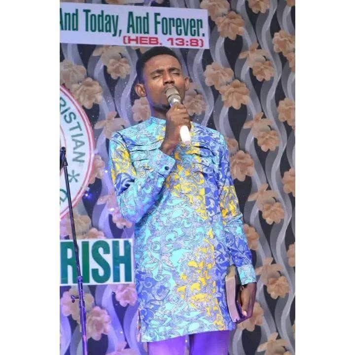 ChukwuEmjay's tweet photo. Pastor Jimmy, a former preacher and ex-President of the Redeemed Christian Fellowship at Olabisi Onabanjo University (OOU), is trending online after photos from his wedding to his male partner in the UK surfaced on the internet.🙆

A 2019 graduate of OOU’s Microbiology department, Pastor Jimmy was well known for his devotion to ministry during his university years, serving as a music director before rising to the position of fellowship president.

The news of his wedding has sparked reactions on social media, with many who knew him from his university days expressing surprise......May God have mercy on all this churches