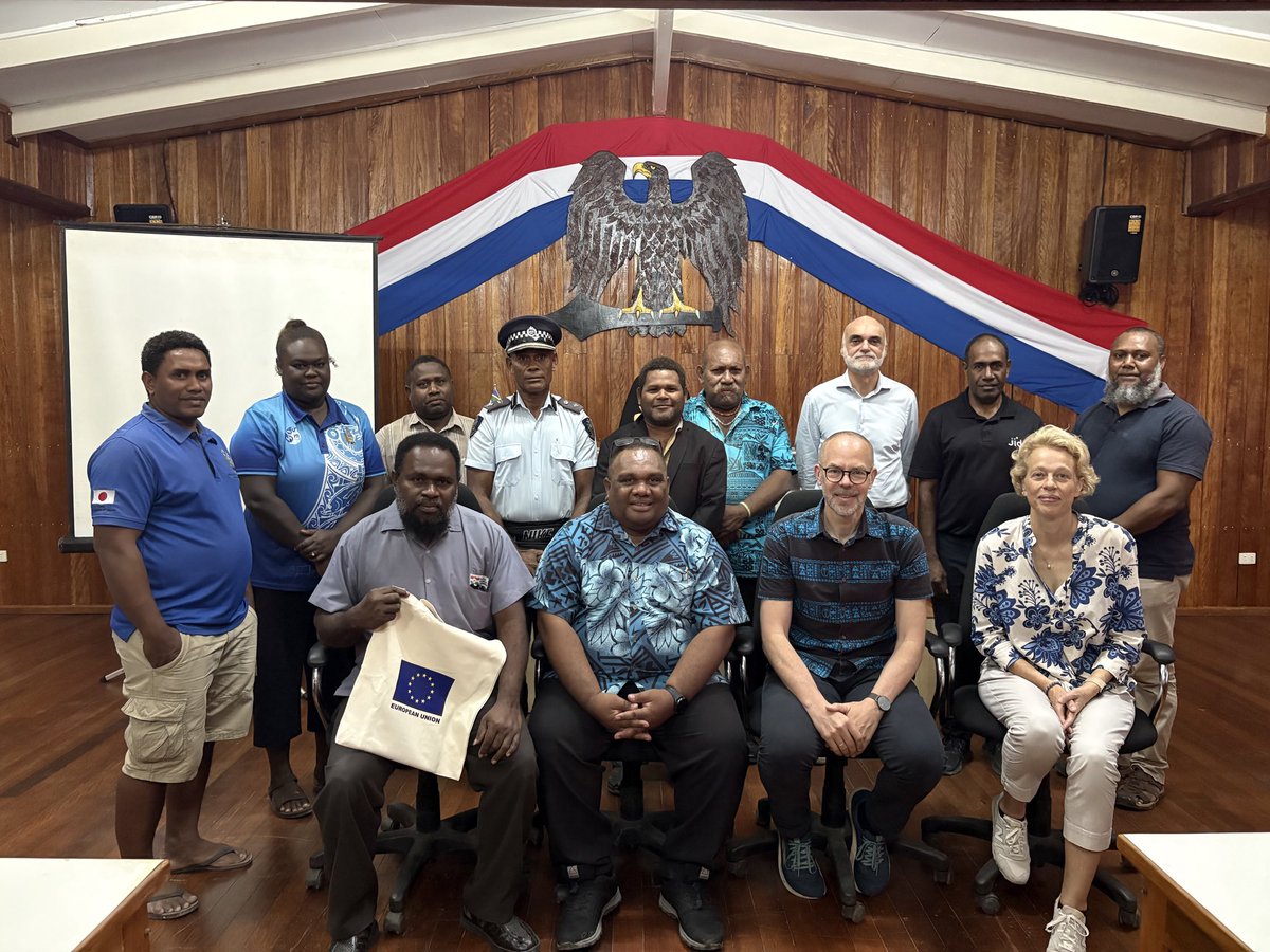 BPlinkertEU's tweet photo. Fruitful visit to Malaita Province in Solomon Islands, including a call on the Premier, Hon. Elijah Asilaua, as well as a visit to the site of the future Bina Harbour, reviewing potential for 🇸🇧🇪🇺cooperation under Global Gateway. @EUPasifika https://t.co/iRXsrAXwX7