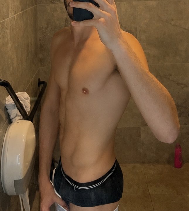 LucaGomn1's tweet photo. I need to be ride 
U:🍆 💦
Me: 🍑 https://t.co/fN0Yggn0Yo