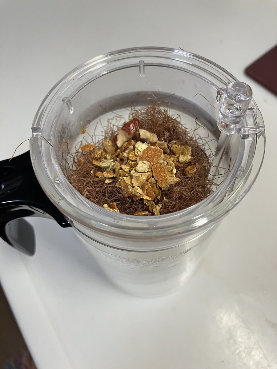 kanabun's tweet photo. 今日のお茶飲んでしまったんで追加
南蛮毛
陳皮
刻みなつめ

⭕️ https://t.co/DroxeV27sp