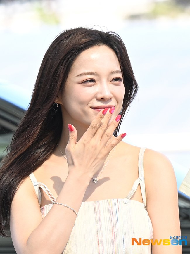 김세정 - KIM SEJEONG tweet media