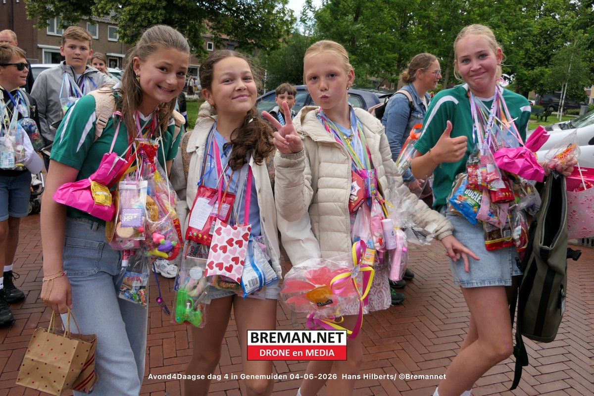Bremannet's tweet photo. NU ook de foto's online en livestream : Binnenkomst Avond4Daagse  was LIVE te zien  bij de Meente https://t.co/xt218ro5HM https://t.co/z5QO5vvvaN